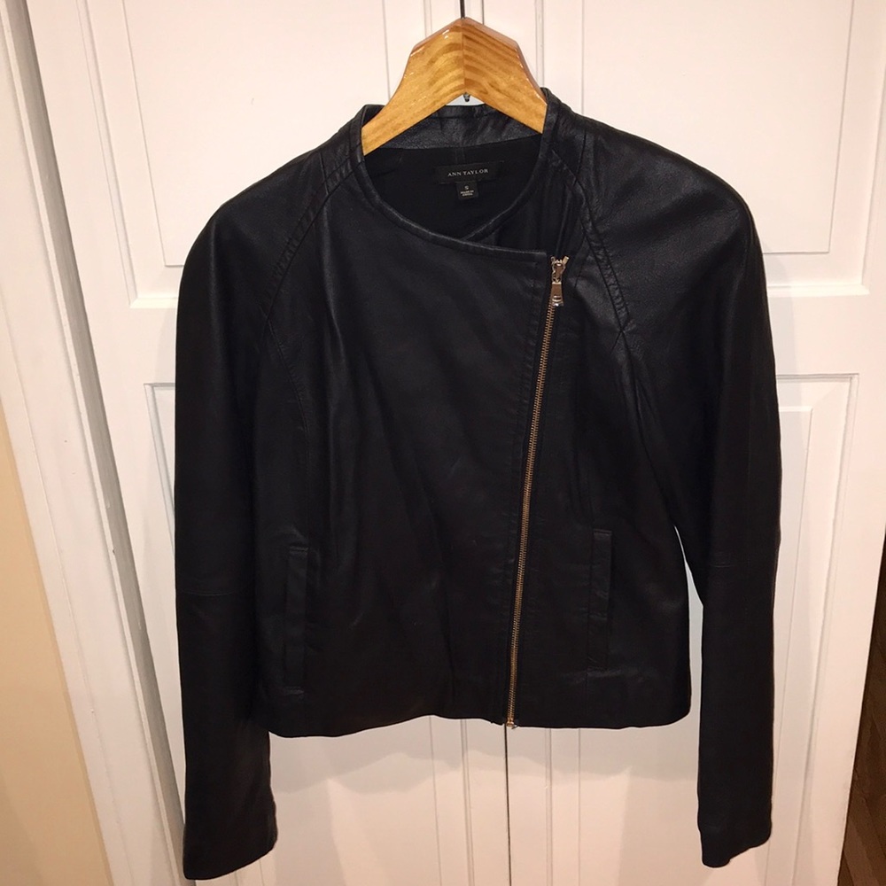 👀ANN TAYLOR Leather Jacket